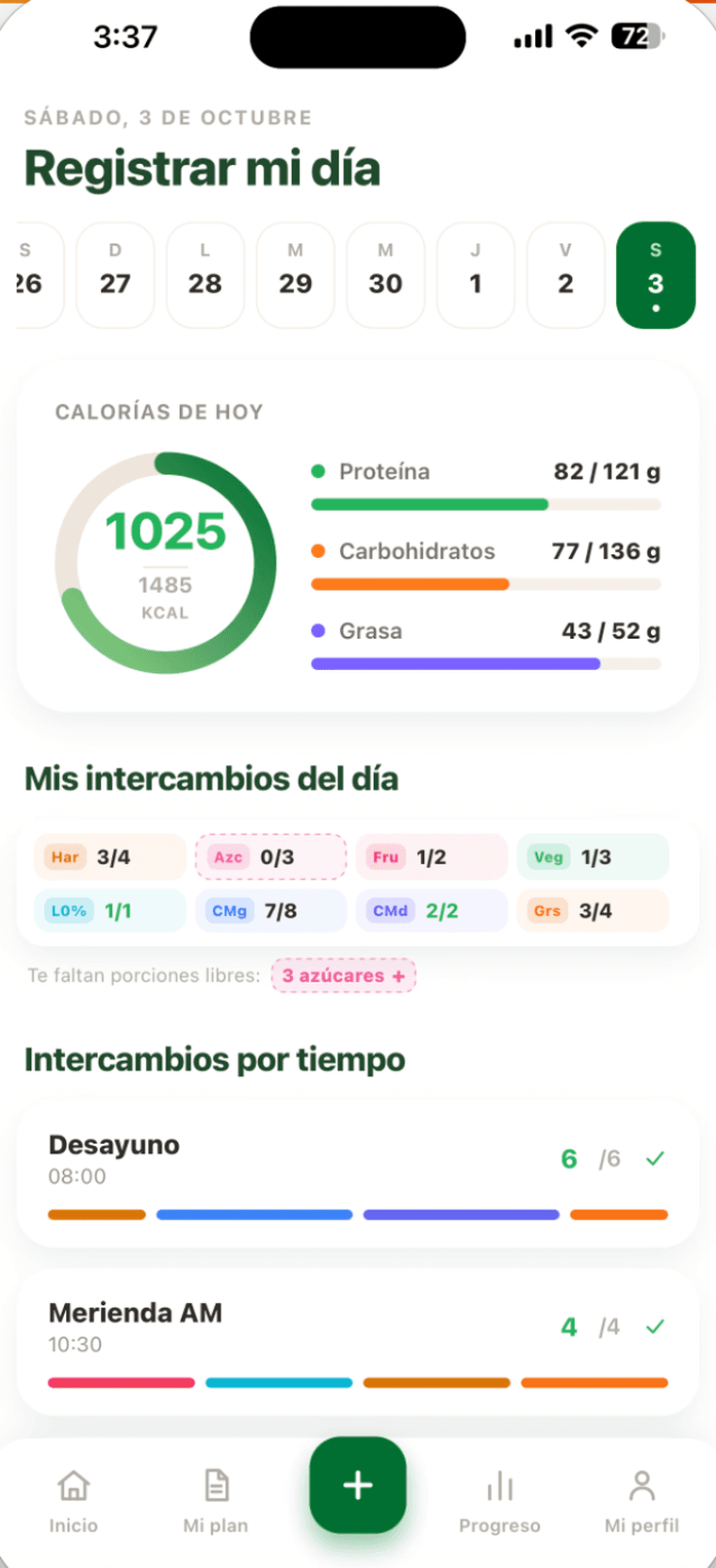 La app de Homea mostrando el registro del día de un paciente, con calorías, macros e intercambios por tiempo